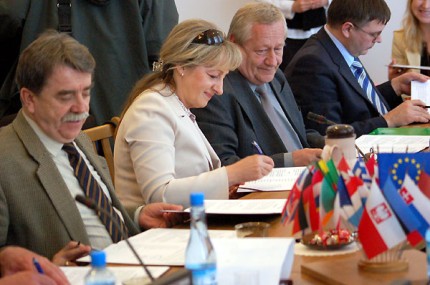 Elbląg, Szefowie firm podpisują porozumienie Elbląg, Szefowie firm podpisują porozumienie