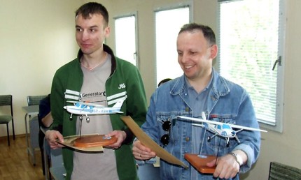 Elbląg, Paweł Serocki i Grzegorz Dąbkowski z nagrodami za 1. miejsce w rajdzie Elbląg, Paweł Serocki i Grzegorz Dąbkowski z nagrodami za 1. miejsce w rajdzie