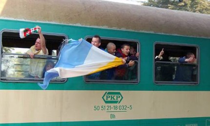 Elbląg, Spora grupa elbląskich kibiców pojechała do Olsztyna pociągiem Elbląg, Spora grupa elbląskich kibiców pojechała do Olsztyna pociągiem