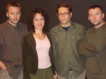 Elbląg, "Stolikowa" obsada (od lewej) Marcin Tomasik, Monika Andrzejewska, Tomasz Czajka, Tomasz Muszyński Elbląg, "Stolikowa" obsada (od lewej) Marcin Tomasik, Monika Andrzejewska, Tomasz Czajka, Tomasz Muszyński