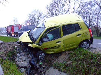 Elbląg, Kia wypadła z drogi Elbląg, Kia wypadła z drogi
