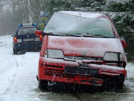 Elbląg, Wpadł w poślizg i dachował Elbląg, Wpadł w poślizg i dachował
