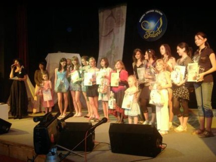 Elbląg, Pamiątkowe zdjęcie laureatów ubiegłorocznego "Talentu"