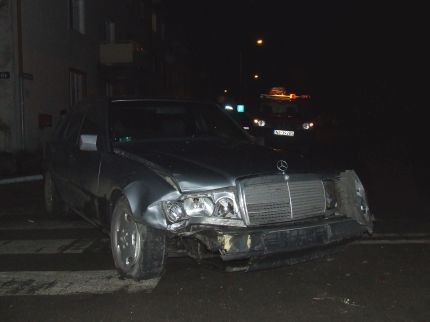 Elbląg, Pijany kierowca rozbił zaparkowany samochód