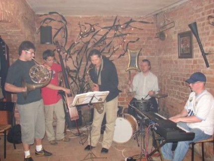 Elbląg, Na jam session do Krypty stawiają się znani i cenieni muzycy