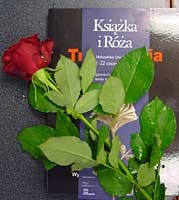 Elbląg, "książka za różę", to zwyczaj kataloński. Polacy natomiast są na szarym końcu Europy w rankingu czytelnictwa Elbląg, "książka za różę", to zwyczaj kataloński. Polacy natomiast są na szarym końcu Europy w rankingu czytelnictwa