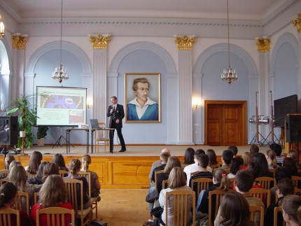 Elbląg, Profesor w swoim liceum Elbląg, Profesor w swoim liceum