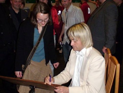 Elbląg, Niestety, tym razem łowcy autografów będą musieli obejść się smakiem... Elbląg, Niestety, tym razem łowcy autografów będą musieli obejść się smakiem...