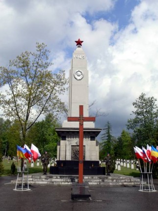Elbląg, 8 maja przy Pomniku Armii Radzieckiej wystawione zostaną posterunki honorowe, złożone zostaną wieńce i kwiaty