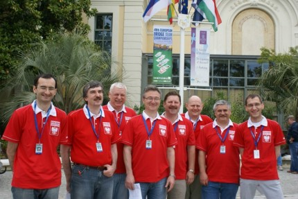 Elbląg, Polscy brydżyści w Pau, czwarty z prawej elblążanin Bogusław Gierulski. Elbląg, Polscy brydżyści w Pau, czwarty z prawej elblążanin Bogusław Gierulski.