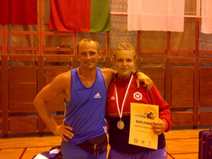Elbląg, Joanna Jaworska z trenerem Tomaszem Gadajem po zdobyciu srebrnego medalu w Cetniewie.
