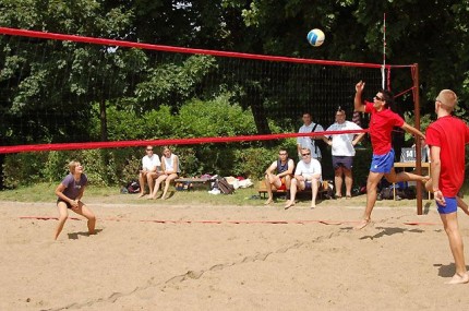 Elbląg, Nauczyli Admirała (plażowa piłka siatkowa)