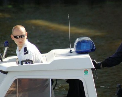 Elbląg, Policjanci patrolują zarówno akweny, jak i tereny przywodne - wszystko w trosce o bezpieczeństwo wypoczywających Elbląg, Policjanci patrolują zarówno akweny, jak i tereny przywodne - wszystko w trosce o bezpieczeństwo wypoczywających