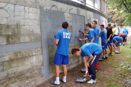 Elbląg, Pomalowali stadionowy mur