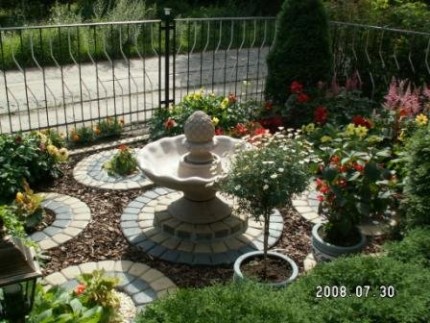 Elbląg, Na zdjęciach zwycięzcy konkursu: ZBK na Grochowskiej i Ośrodek Szkolno - Wychowawczy na ul. Polnej.