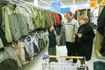 Elbląg, Elblążanie odwiedzają hipermarket całymi rodzinami Elbląg, Elblążanie odwiedzają hipermarket całymi rodzinami