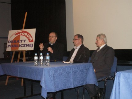 Elbląg, Goście FDP: (od lewej) ks. dr Andrzej Kilanowski, Jakub Szadaj, Marian Dmowski Elbląg, Goście FDP: (od lewej) ks. dr Andrzej Kilanowski, Jakub Szadaj, Marian Dmowski