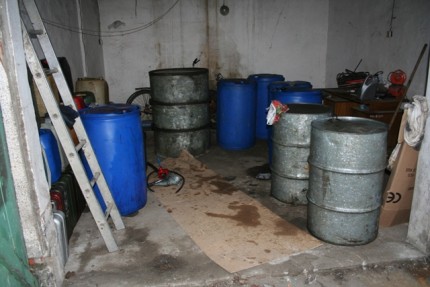 Elbląg, Na posesji braci K. policjanci zabezpieczyli 1 200 litrów oleju napędowego pochodzącego z kradzieży