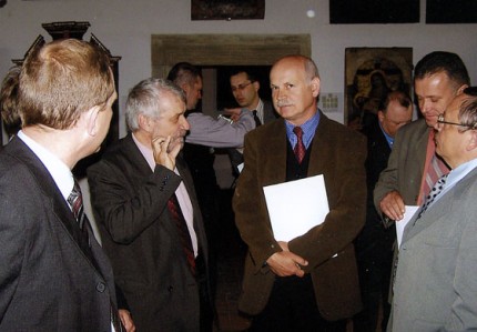 Elbląg, Poseł Witold Gintowt-Dziewałtowski (w środku). Elbląg, Poseł Witold Gintowt-Dziewałtowski (w środku).