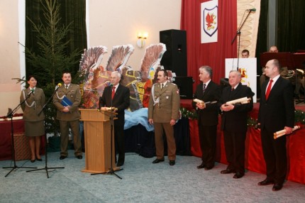Elbląg, W tym roku generał dyw. Wiesław Michnowicz wręczył osiem statuetek "Husarzy"