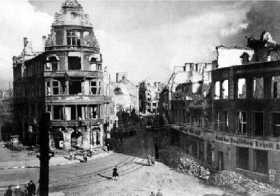 Elbląg, Centrum Königsberga po brytyjskich nalotach w sierpniu 1944 r. Elbląg, Centrum Königsberga po brytyjskich nalotach w sierpniu 1944 r.