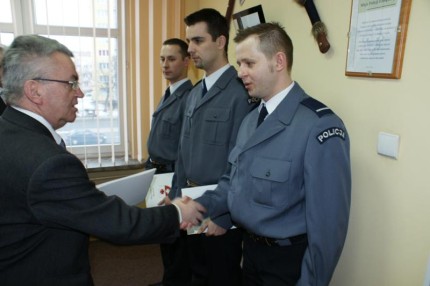 Elbląg, Nagrodzeni policjanci: mł. asp. Radosław Apanowicz, sierż. Michał Muła i st. post. Marcin Krasoń