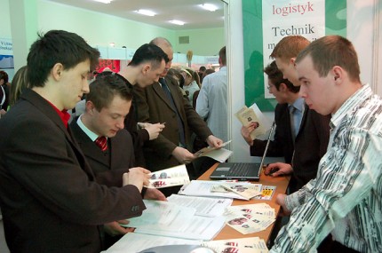 Elbląg, Targi szkół ponadgimnazjalnych gromadzą tłumy zainteresowanych Elbląg, Targi szkół ponadgimnazjalnych gromadzą tłumy zainteresowanych
