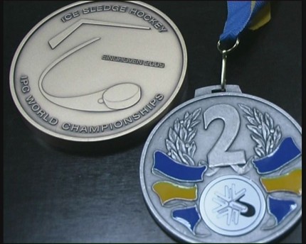 Elbląg, Tegoroczne medalowe trofea hokeistów na slegach Elbląg, Tegoroczne medalowe trofea hokeistów na slegach