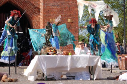 Elbląg, Występ teatru ulicznego Feta z Gdańska