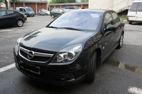 Elbląg, Nieoznakowany opel vectra wyposażony w wideorejestrator będzie służył policjantom do walki z piratami drogowymi Elbląg, Nieoznakowany opel vectra wyposażony w wideorejestrator będzie służył policjantom do walki z piratami drogowymi