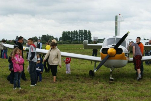 Elbląg, W sobotę odbył się lotniczy festyn, w którym brały udział całe rodziny