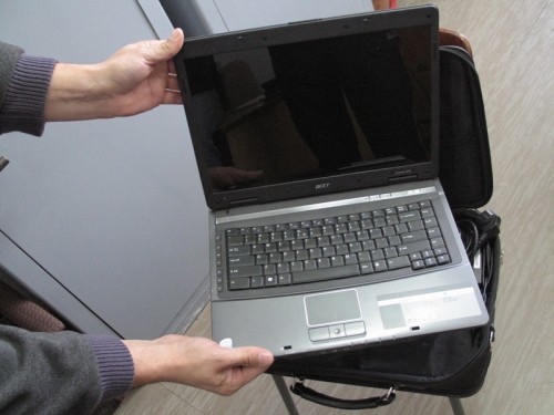 Elbląg, 21-latek ukradł torbę z laptopę, która znajdowała się na na tylnym siedzeniu fiata 126 p Elbląg, 21-latek ukradł torbę z laptopę, która znajdowała się na na tylnym siedzeniu fiata 126 p