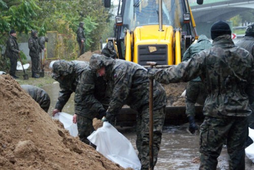 Elbląg, W akcji uczestniczą m.in. żołnierze 16 PDZ