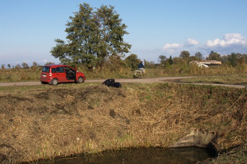 Elbląg, W rowie z wodą znaleziono zwłoki mężczyzny Elbląg, W rowie z wodą znaleziono zwłoki mężczyzny