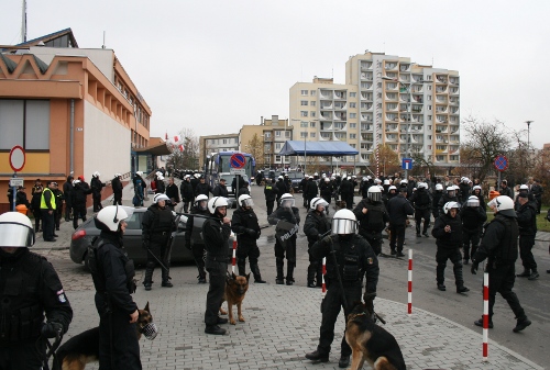 Elbląg, Manifestację kibiców zabezpieczało ponad 300 policjantów z Elbląga i Olsztyna