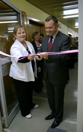 Elbląg, Wstęgę na nowym oddziale przecięli ordynator dr Hanicenta Rzepa i członek Zarządu Województwa Grzegorz Nowaczyk Elbląg, Wstęgę na nowym oddziale przecięli ordynator dr Hanicenta Rzepa i członek Zarządu Województwa Grzegorz Nowaczyk