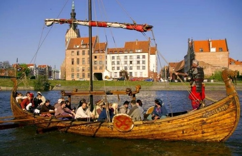 Elbląg, Impreza wikingów w zeszłym roku cieszyła się dużym zainteresowaniem elblążan. W tym roku Stowarzyszenie Elbląg Europa otrzyma na nią 14,5 tys. zł Elbląg, Impreza wikingów w zeszłym roku cieszyła się dużym zainteresowaniem elblążan. W tym roku Stowarzyszenie Elbląg Europa otrzyma na nią 14,5 tys. zł