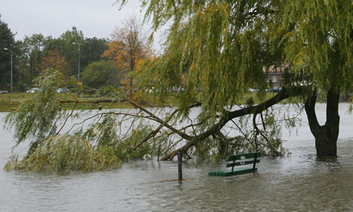 Elbląg, Woda zalała elbląski Bulwar w październiku 2009 r. Czy grozi nam kolejna powódź?
