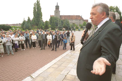 Elbląg, W spotkaniu na placu uczestniczyło kilkadziesiąt osób