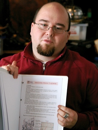 Elbląg, Piotr Adamczyk jest dumny z projektu „Skrzynia pełna tajemnic”, który cieszy się dużym zainteresowaniem szkół nie tylko z Elbląga, ale także z Gdańska i Olsztyna Elbląg, Piotr Adamczyk jest dumny z projektu „Skrzynia pełna tajemnic”, który cieszy się dużym zainteresowaniem szkół nie tylko z Elbląga, ale także z Gdańska i Olsztyna