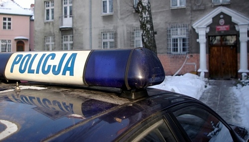 Elbląg, Elbląscy policjanci zwalczający przestępczość gospodarczą zatrzymali wczoraj (8 lutego) dwóch mężczyzn podejrzanych o próbę wyłudzenia kredytu