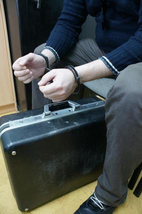 Elbląg, Poszukiwani, którzy ukrywają się przed wymiarem sprawiedliwość za granicą, wracają do kraju samolotem...na koszt podatników Elbląg, Poszukiwani, którzy ukrywają się przed wymiarem sprawiedliwość za granicą, wracają do kraju samolotem...na koszt podatników