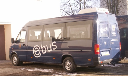 Elbląg, E-bus, który wyposażony jest w stanowiska komputerowe z dostępem do Internetu to mobilny punkt szkoleniowy Elbląg, E-bus, który wyposażony jest w stanowiska komputerowe z dostępem do Internetu to mobilny punkt szkoleniowy