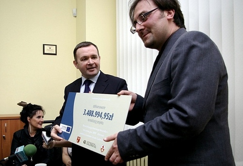 Elbląg, Jarosław Deniusiuk i Grzegorz Nowaczyk po podpisaniu umowy Elbląg, Jarosław Deniusiuk i Grzegorz Nowaczyk po podpisaniu umowy