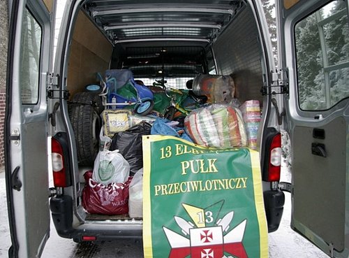 Elbląg, Książki, odzież, zabawki, środki czystości, kolorowanki, kredki oraz ponad dwieście wyjątkowych poduszek-przytulanek pojechało na Litwę Elbląg, Książki, odzież, zabawki, środki czystości, kolorowanki, kredki oraz ponad dwieście wyjątkowych poduszek-przytulanek pojechało na Litwę