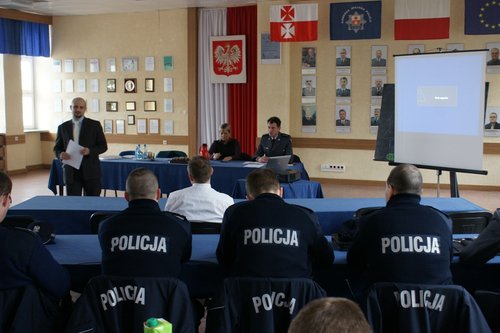 Elbląg, Policjantów szkolili pracownicy ośrodków, które zajmują się mediacjami i pomocą osobom pokrzywdzonym