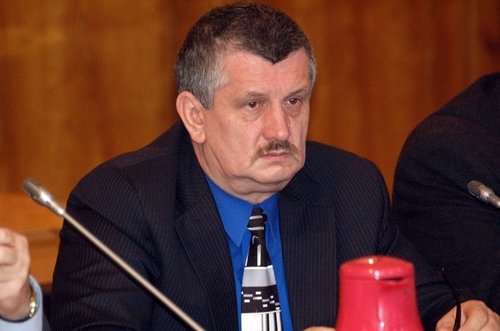 Elbląg, Janusz Hajdukowski zapowiedział na sesji Rady Miejskiej, że będzie pełnił obowiązki radnego do czasu, aż tego mandatu pozbawi go prawomocny wyrok sądu Elbląg, Janusz Hajdukowski zapowiedział na sesji Rady Miejskiej, że będzie pełnił obowiązki radnego do czasu, aż tego mandatu pozbawi go prawomocny wyrok sądu