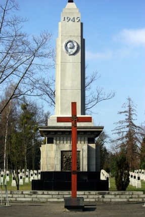 Elbląg, 9 maja zapalmy znicze na grobach żołnierzy radzieckich - apelują przedstawiciele kultury, nauki i polityki