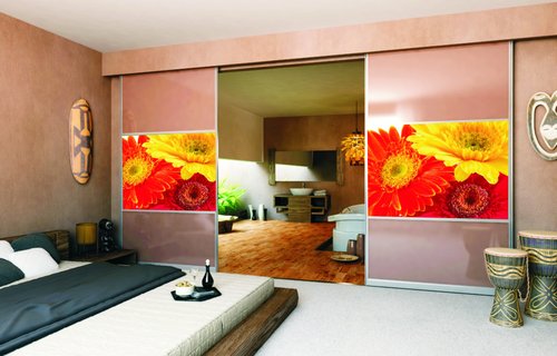 Drzwi przejściowe wykonane ze szkła lakierowanego.  Na wszystkie produkty obowiązuje 5 lat gwarancji.