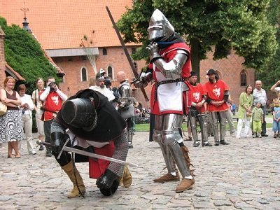 Rycerzy w lśniących zbrojach zobaczymy w sobotę na Placu Jagiellończyka!